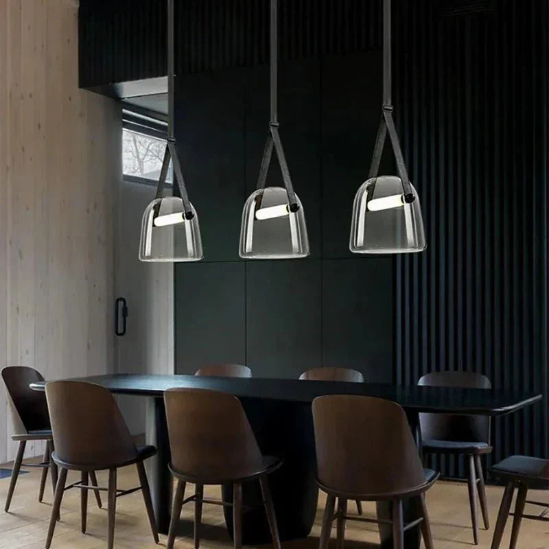 Glowsphere – Élégant Lustre en Verre pour Espaces Luxueux