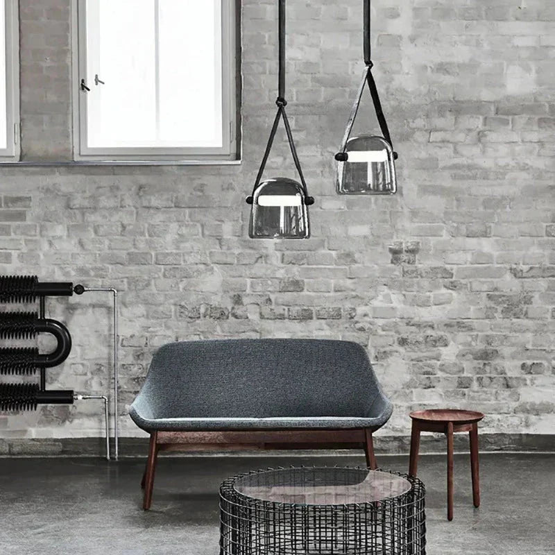 Glowsphere – Élégant Lustre en Verre pour Espaces Luxueux