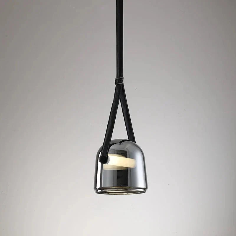 Glowsphere – Élégant Lustre en Verre pour Espaces Luxueux