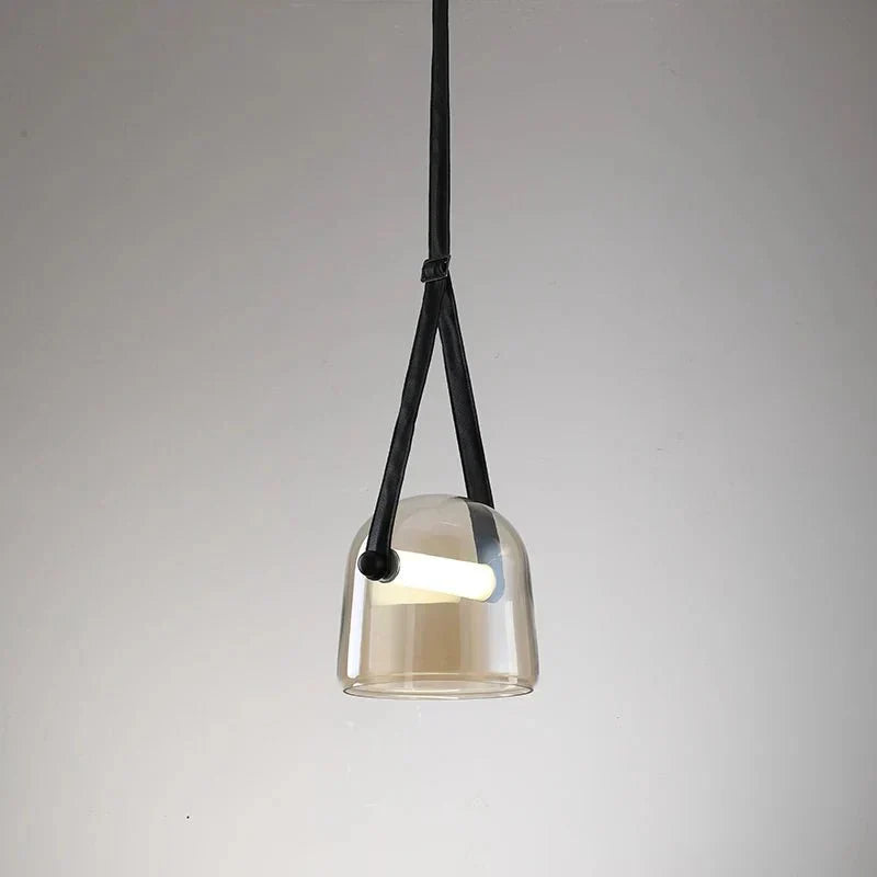 Glowsphere – Élégant Lustre en Verre pour Espaces Luxueux