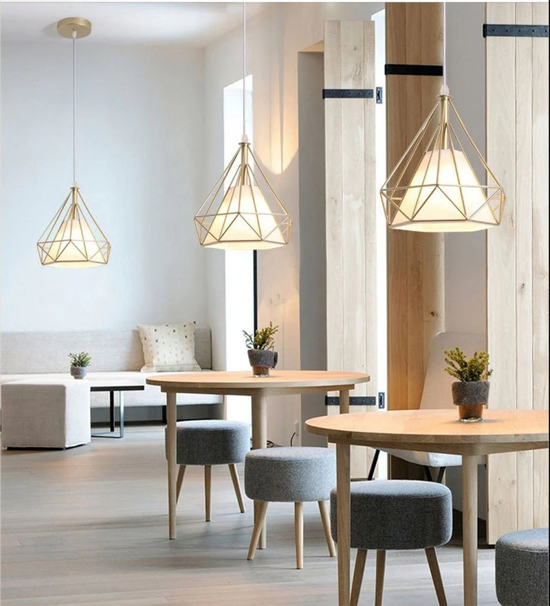 Suspension Industrielle SteelFusion – Élégance Métallique pour Espaces Modernes